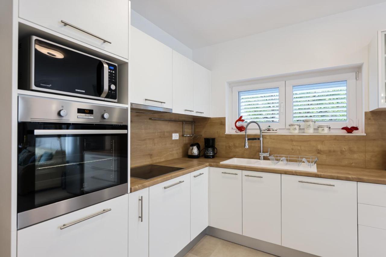 Apartment Puntamika Villa De Rosa - Ground Floor 扎达尔 外观 照片