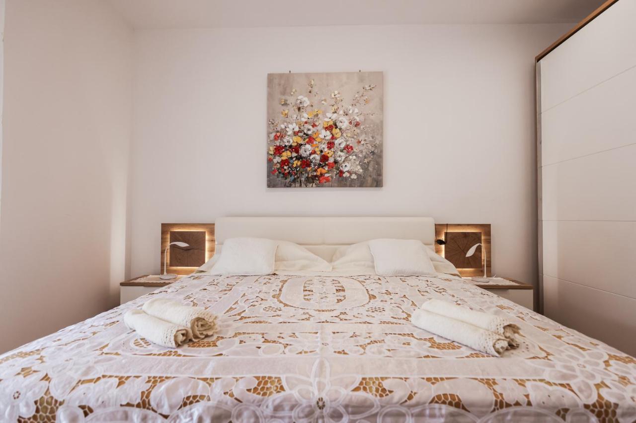 Apartment Puntamika Villa De Rosa - Ground Floor 扎达尔 外观 照片