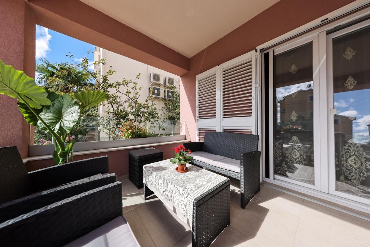 Apartment Puntamika Villa De Rosa - Ground Floor 扎达尔 外观 照片